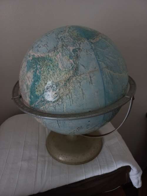 RAND MCNALLY WORLD PORTRAIT GLOBE MADE IN USA (countries SOUTH WEST AFRICA AND RHODESIA)